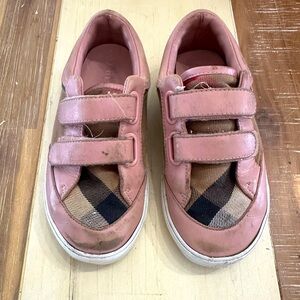 Girls Burberry sneakers 28